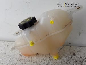 Gebruikte Expansievat Opel Corsa E 1.4 16V Prijs € 15,00 Margeregeling aangeboden door Autodemontage Vrijhoeven B.V.