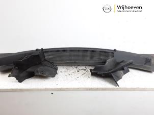 Gebruikte Paravent Opel Zafira (M75) 2.2 16V Direct Ecotec Prijs € 30,00 Margeregeling aangeboden door Autodemontage Vrijhoeven B.V.