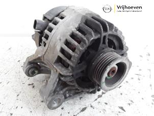Gebruikte Dynamo Opel Astra H (L48) 1.4 16V Twinport Prijs € 20,00 Margeregeling aangeboden door Autodemontage Vrijhoeven B.V.