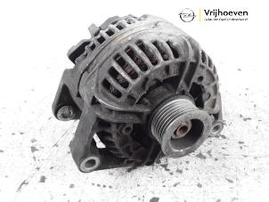 Gebruikte Dynamo Opel Omega B (25/26/27) 2.2 DTI 16V Prijs € 50,00 Margeregeling aangeboden door Autodemontage Vrijhoeven B.V.