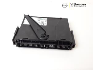 Begagnade Dator , karosskontroll (BCM) Opel Tigra Twin Top 1.4 16V Pris € 100,00 Marginaltabell erbjuds av Autodemontage Vrijhoeven B.V.