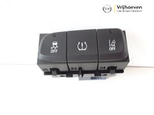 Gebruikte Schakelaar Opel Grandland (X) 1.2 Turbo 12V Prijs € 10,00 Margeregeling aangeboden door Autodemontage Vrijhoeven B.V.