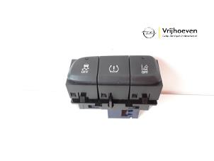 Gebruikte Schakelaar Opel Grandland/Grandland X 1.6 CDTi 120 Prijs € 10,00 Margeregeling aangeboden door Autodemontage Vrijhoeven B.V.
