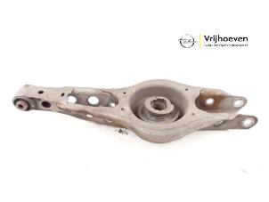 Gebruikte Draagarm onder rechts-achter Opel Insignia Grand Sport 2.0 CDTI 16V Prijs € 40,00 Margeregeling aangeboden door Autodemontage Vrijhoeven B.V.