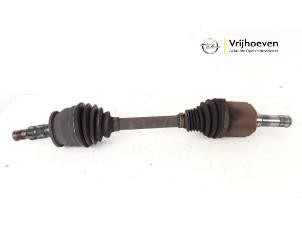 Begagnade Drivaxel, vänster fram Opel Zafira Tourer (P12) 2.0 CDTI 16V 170 Ecotec Pris € 100,00 Marginaltabell erbjuds av Autodemontage Vrijhoeven B.V.