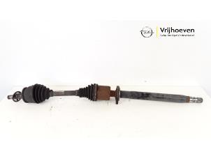 Begagnade Drivaxel, höger fram Opel Zafira Tourer (P12) 2.0 CDTI 16V 170 Ecotec Pris € 100,00 Marginaltabell erbjuds av Autodemontage Vrijhoeven B.V.