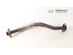 Usados Tubo delantero escape Opel Agila (B) 1.0 12V Precio € 15,00 Norma de margen ofrecido por Autodemontage Vrijhoeven B.V.