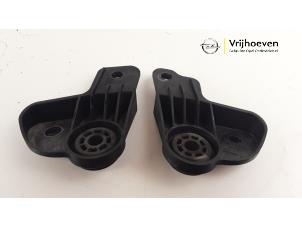 Gebruikte Steun (diversen) Opel Insignia Grand Sport 2.0 CDTI 16V Prijs € 20,00 Margeregeling aangeboden door Autodemontage Vrijhoeven B.V.