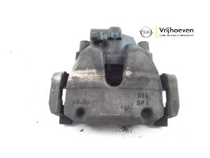 Begagnade Främre bromsok, höger Opel Corsa E 1.3 CDTi 16V ecoFLEX Pris € 30,00 Marginaltabell erbjuds av Autodemontage Vrijhoeven B.V.