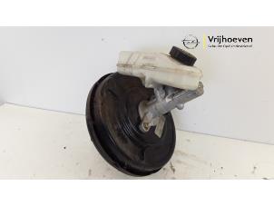 Gebruikte Rembekrachtiger Opel Tigra Twin Top 1.4 16V Prijs € 40,00 Margeregeling aangeboden door Autodemontage Vrijhoeven B.V.