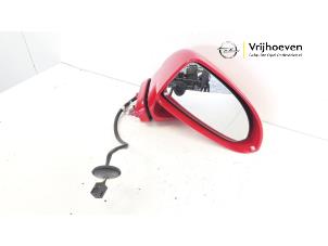 Gebruikte Buitenspiegel rechts Opel Corsa D 1.6i OPC 16V Turbo Prijs € 40,00 Margeregeling aangeboden door Autodemontage Vrijhoeven B.V.