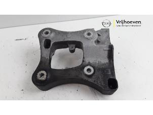 Begagnade Fäste, luftkonditionering Opel Insignia Grand Sport 2.0 CDTI 16V Pris € 15,00 Marginaltabell erbjuds av Autodemontage Vrijhoeven B.V.