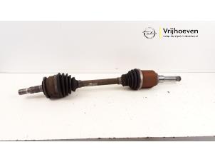 Gebruikte Homokineetas links-voor Opel Astra K Sports Tourer 1.4 Turbo 16V Prijs € 100,00 Margeregeling aangeboden door Autodemontage Vrijhoeven B.V.