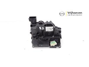 Gebruikte Slotmechaniek Portier 4Deurs rechts-achter Opel Corsa D 1.4 16V Twinport Prijs € 25,00 Margeregeling aangeboden door Autodemontage Vrijhoeven B.V.