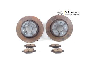 Gebruikte Remschijf + blok achter Opel Mokka X 1.4 Turbo 16V Prijs € 30,00 Margeregeling aangeboden door Autodemontage Vrijhoeven B.V.
