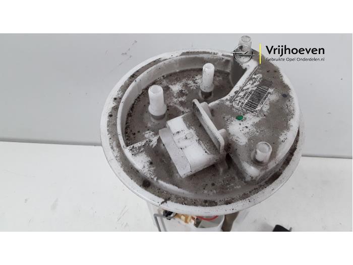 Kraftstoffpumpe Elektrisch van een Opel Corsa E 1.6 OPC Turbo 16V 2015