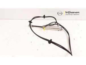 Gebruikte Cabriodak cilinder Opel Tigra Twin Top 1.4 16V Prijs € 100,00 Margeregeling aangeboden door Autodemontage Vrijhoeven B.V.