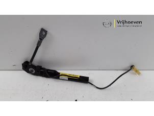 Begagnade Bältessträckare, vänster Opel Meriva 1.4 16V Ecotec Pris € 35,00 Marginaltabell erbjuds av Autodemontage Vrijhoeven B.V.