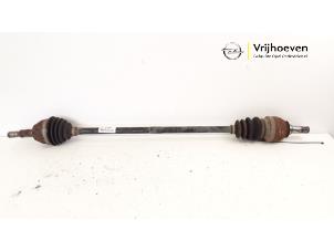 Begagnade Drivaxel, höger fram Opel Astra H (L48) 1.4 16V Twinport Pris € 20,00 Marginaltabell erbjuds av Autodemontage Vrijhoeven B.V.