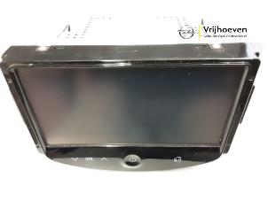 Gebruikte Radio module Opel Adam 1.2 16V Prijs € 100,00 Margeregeling aangeboden door Autodemontage Vrijhoeven B.V.