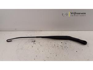 Gebruikte Ruitenwisserarm voor Opel Meriva 1.6 16V Prijs € 10,00 Margeregeling aangeboden door Autodemontage Vrijhoeven B.V.