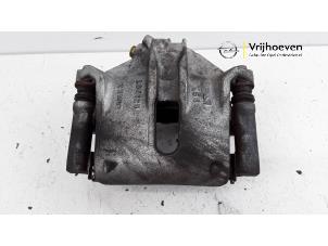 Begagnade Främre bromsok, höger Opel Corsa F (UB/UH/UP) 1.2 12V 75 Pris € 50,00 Marginaltabell erbjuds av Autodemontage Vrijhoeven B.V.