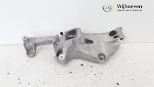 Gebruikte Dynamosteun boven Opel Corsa F (UB/UH/UP) 1.2 Turbo 12V 100 Prijs € 45,00 Margeregeling aangeboden door Autodemontage Vrijhoeven B.V.