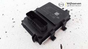 Używane Modul paliwowy ADM Opel Adam 1.0 Ecotec 12V SIDI Turbo Cena € 50,00 Procedura marży oferowane przez Autodemontage Vrijhoeven B.V.