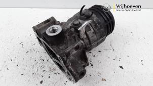 Begagnade Oljefilterhus Opel Zafira Tourer (P12) 2.0 CDTI 16V 170 Ecotec Pris € 40,00 Marginaltabell erbjuds av Autodemontage Vrijhoeven B.V.