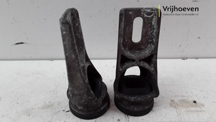 Stöd (diverse) från en Opel Meriva 1.6 16V 2003