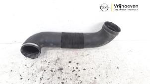 Begagnade Luftintagsslang Opel Zafira (M75) 2.2 16V Direct Ecotec Pris € 10,00 Marginaltabell erbjuds av Autodemontage Vrijhoeven B.V.