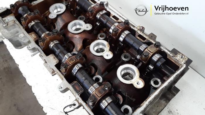 Topplock från en Opel Vectra C Caravan 2.2 DIG 16V 2005