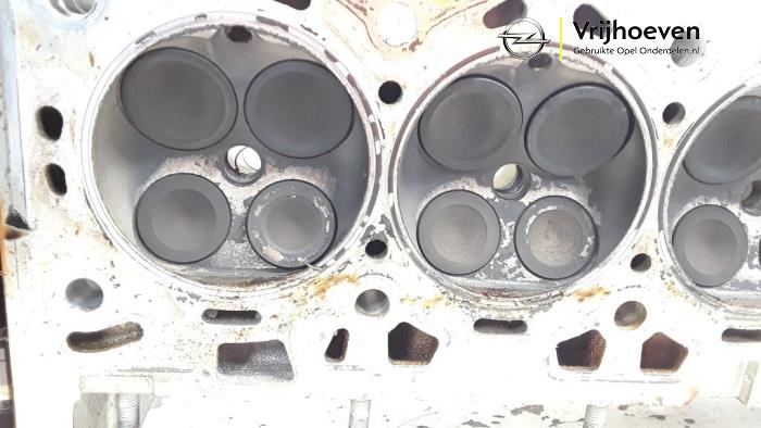 Topplock från en Opel Vectra C Caravan 2.2 DIG 16V 2005