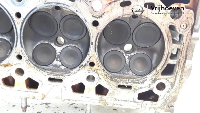 Topplock från en Opel Vectra C Caravan 2.2 DIG 16V 2005