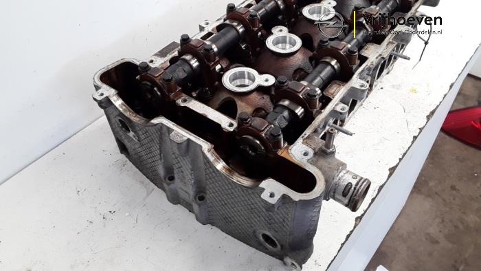 Topplock från en Opel Vectra C Caravan 2.2 DIG 16V 2005