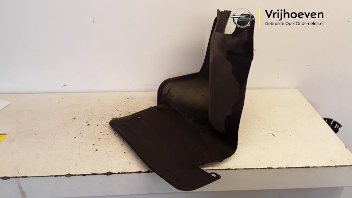 Isolering, hjulhus från en Opel Tigra Twin Top 1.4 16V 2005