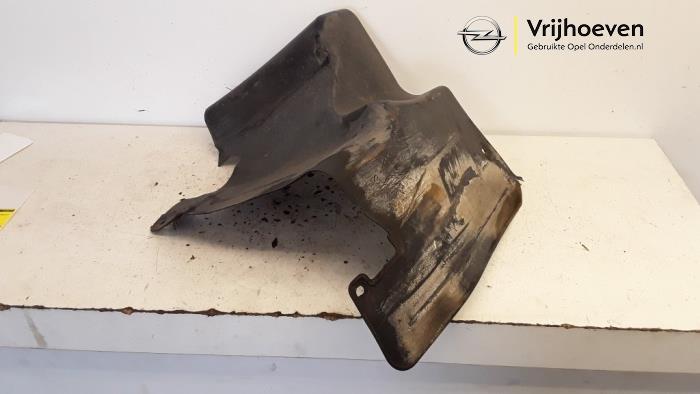 Isolering, hjulhus från en Opel Tigra Twin Top 1.4 16V 2005