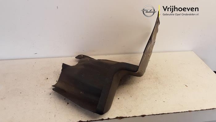 Isolering, hjulhus från en Opel Tigra Twin Top 1.4 16V 2005