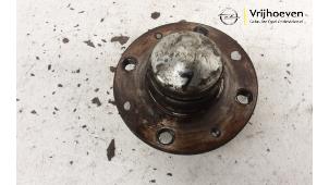 Gebruikte Wielnaaf achter Opel Corsa D 1.0 Prijs € 25,00 Margeregeling aangeboden door Autodemontage Vrijhoeven B.V.