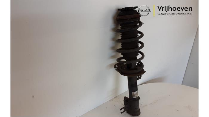 Stötdämparstång, höger fram från en Opel Astra H Twin Top (L67) 1.6 16V 2006