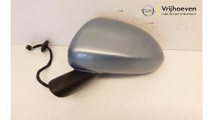 Gebruikte Buitenspiegel links Opel Corsa D 1.2 16V Prijs € 25,00 Margeregeling aangeboden door Autodemontage Vrijhoeven B.V.