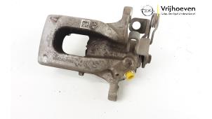 Gebruikte Remklauw (Tang) links-achter Opel Corsa F (UB/UH/UP) 1.2 Turbo 12V 100 Prijs € 50,00 Margeregeling aangeboden door Autodemontage Vrijhoeven B.V.