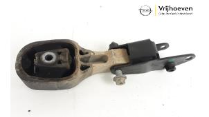 Gebruikte Motorrubber Opel Corsa F (UB/UH/UP) 1.2 Turbo 12V 100 Prijs € 40,00 Margeregeling aangeboden door Autodemontage Vrijhoeven B.V.