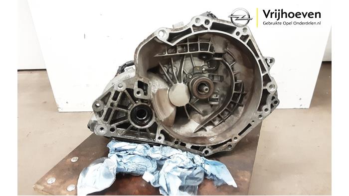Växellåda från en Opel Corsa C (F08/68) 1.4 16V Twin Port 2004