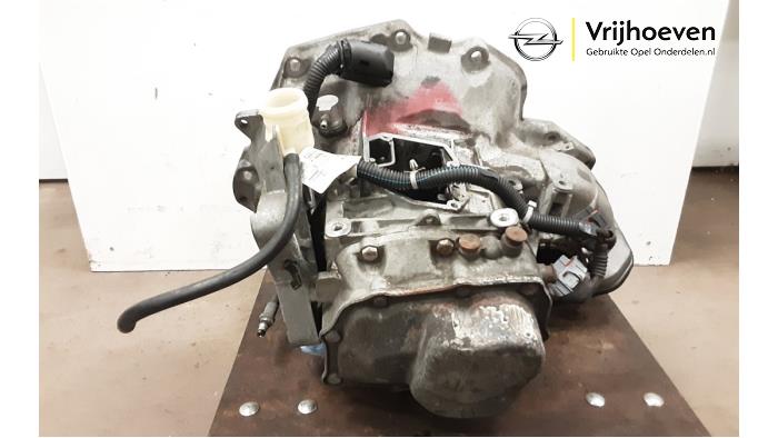 Växellåda från en Opel Corsa C (F08/68) 1.4 16V Twin Port 2004