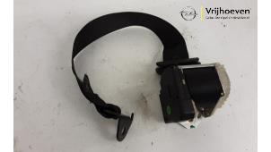 Gebruikte Veiligheidsgordel rechts-achter Opel Astra G (F08/48) 1.6 16V Prijs € 15,00 Margeregeling aangeboden door Autodemontage Vrijhoeven B.V.
