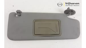 Gebruikte Zonneklep Opel Karl 1.0 12V Prijs € 15,00 Margeregeling aangeboden door Autodemontage Vrijhoeven B.V.