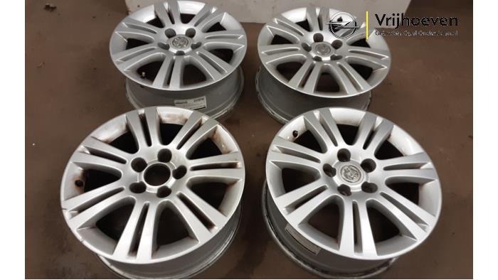 Velgen set van een Opel Astra H (L48) 1.8 16V 2005