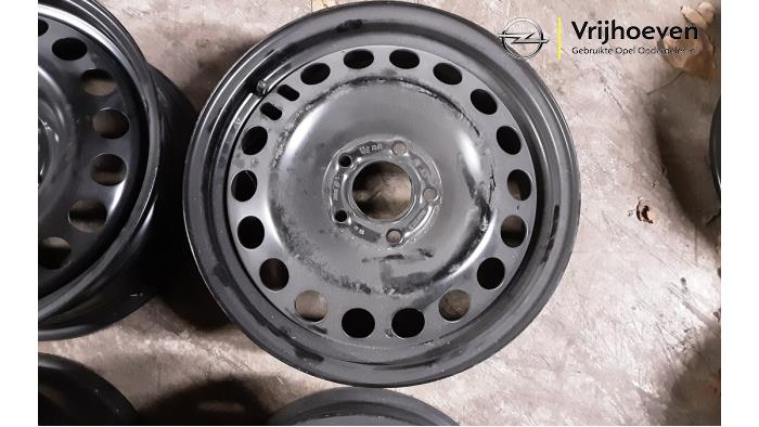Felgen Set van een Opel Astra J (PC6/PD6/PE6/PF6) 1.7 CDTi 16V 110 2014
