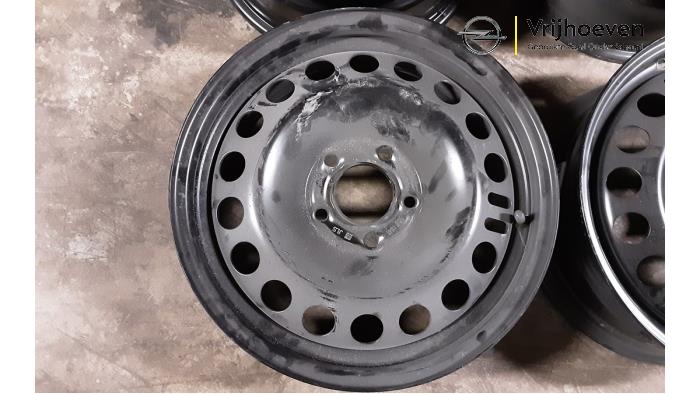 Felgen Set van een Opel Astra J (PC6/PD6/PE6/PF6) 1.7 CDTi 16V 110 2014